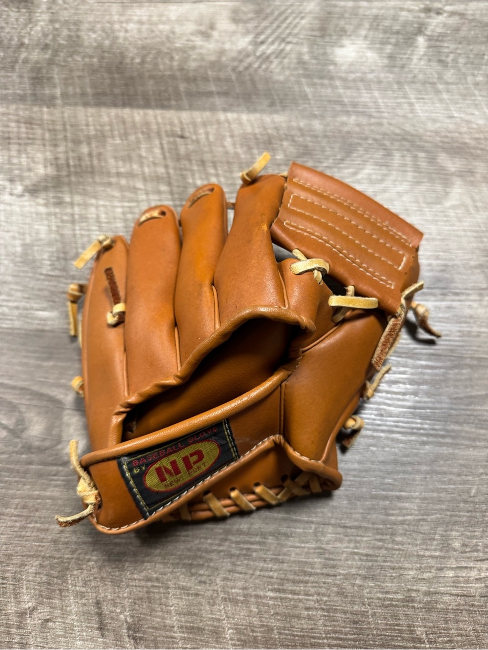 NP Newport Custom Glove